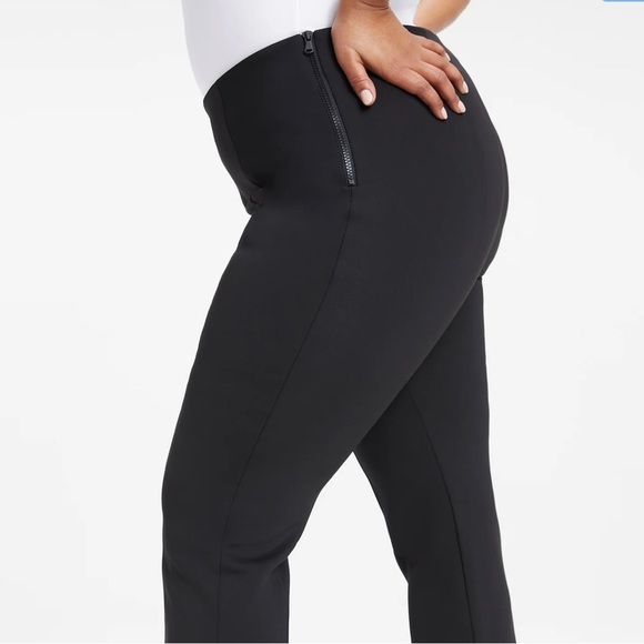 Good American, Good Waist Flare Scuba Pants in Black, Size 18, Good American 6. - Picture 2 of 11